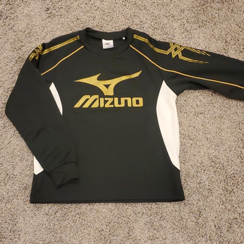 Mizuno shirt